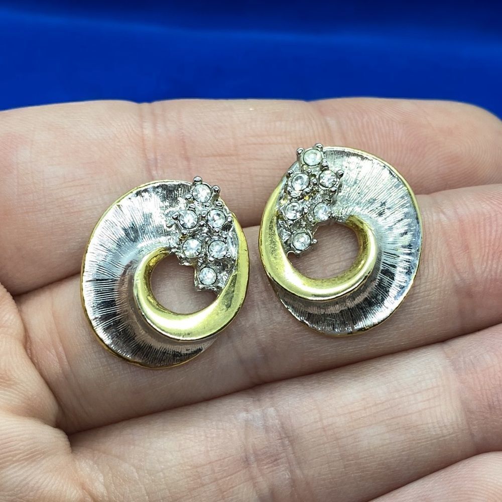 💛 Gold Two Tone Crystal Swirl Earrings